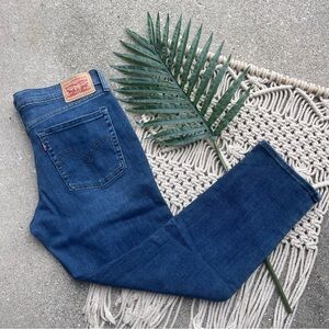 Levi’s Distressed Cropped Jeans Size 29 - Boyfriend